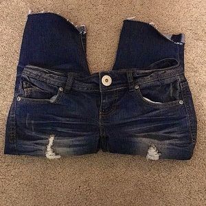 Rue 21 ripped capri jeans